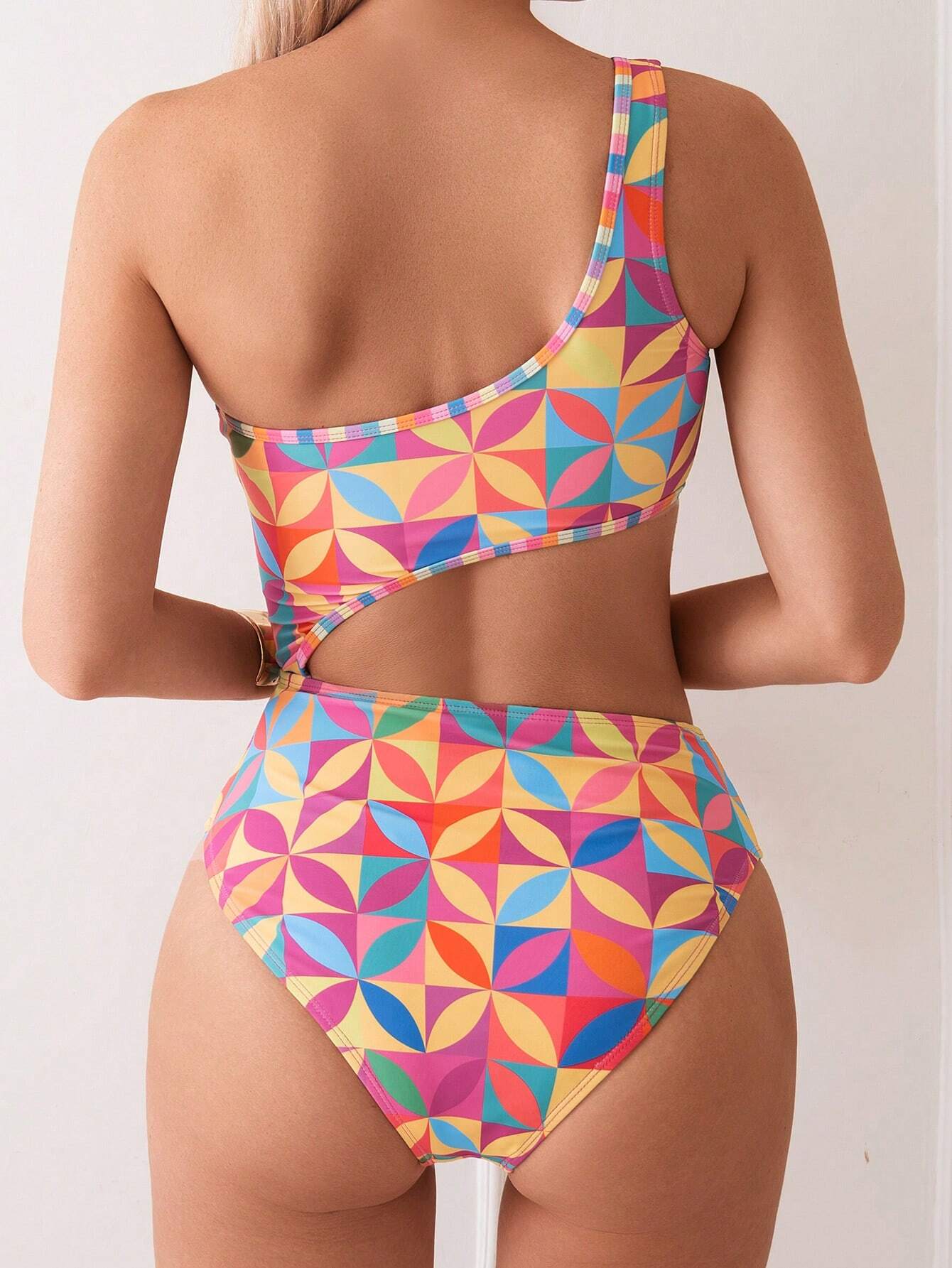 Maiô Feminino Moderno